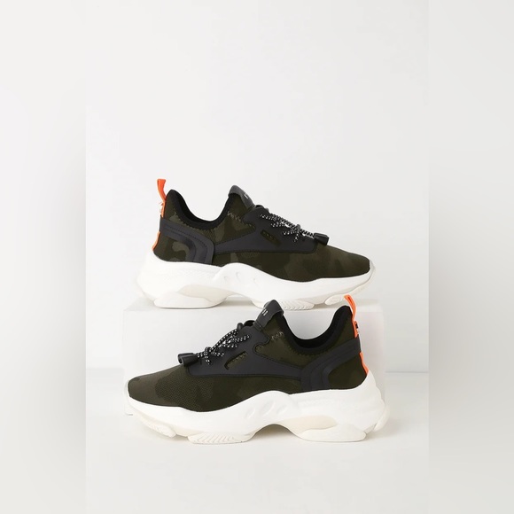 Steve Madden Myles Green Camouflage Sneakers - Picture 2 of 13